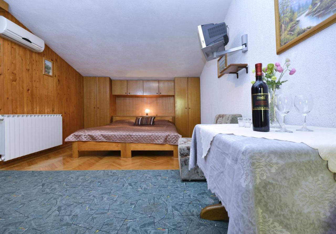 Family Friendly Apartments With A Swimming Pool Baska Voda, Makarska - 12442 Exterior foto