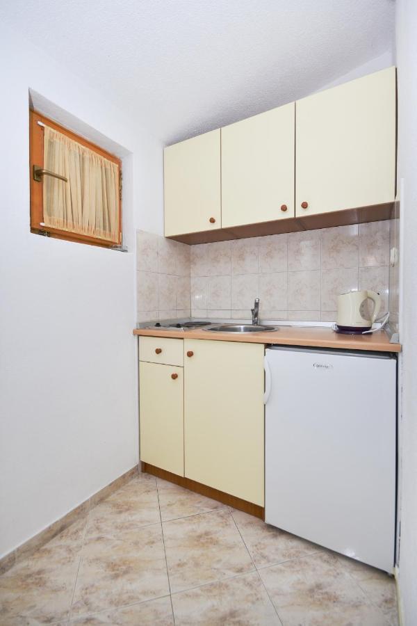 Family Friendly Apartments With A Swimming Pool Baska Voda, Makarska - 12442 Exterior foto
