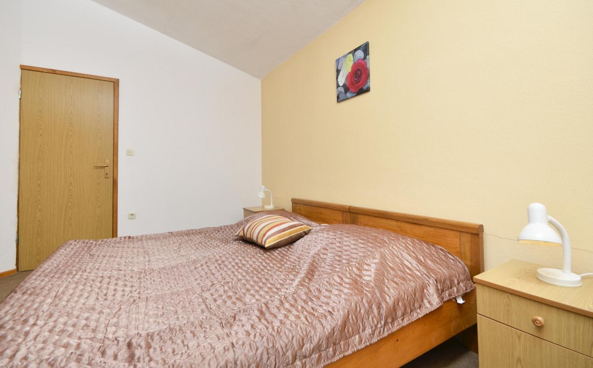Family Friendly Apartments With A Swimming Pool Baska Voda, Makarska - 12442 Zimmer foto