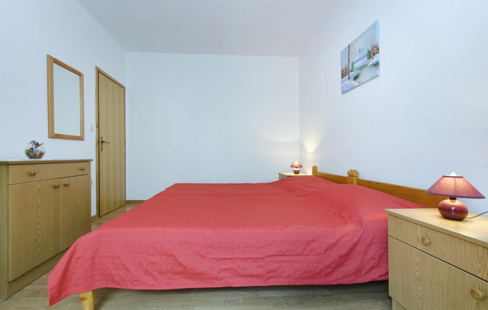 Family Friendly Apartments With A Swimming Pool Baska Voda, Makarska - 12442 Zimmer foto