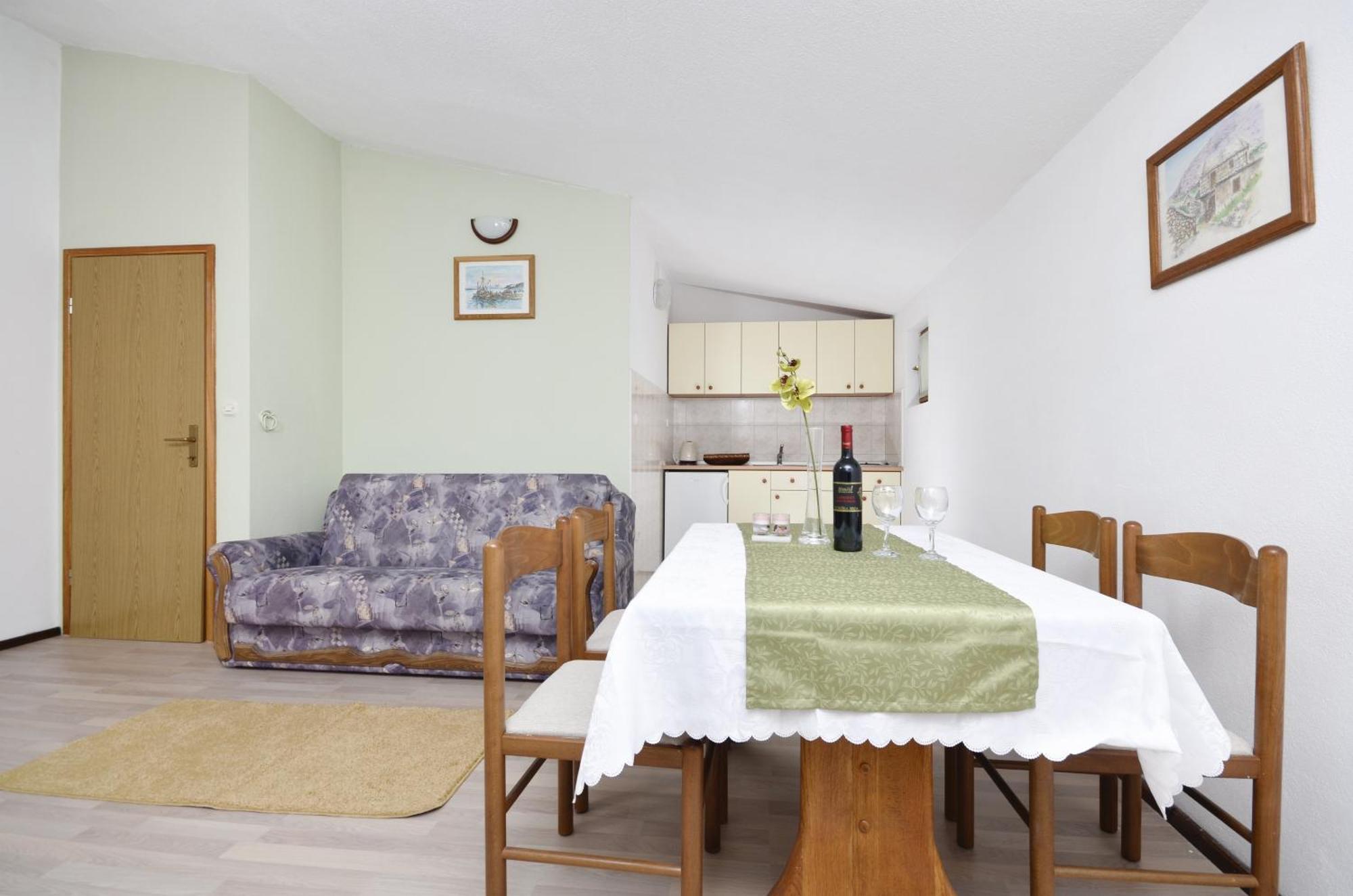 Family Friendly Apartments With A Swimming Pool Baska Voda, Makarska - 12442 Zimmer foto